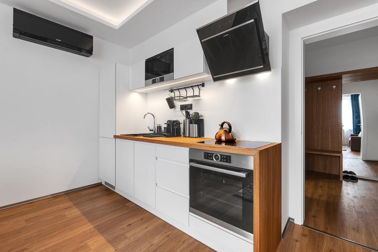 Novy Designovy Apartman S Klimatizaci Рихнов над Кнежноу Екстериор снимка